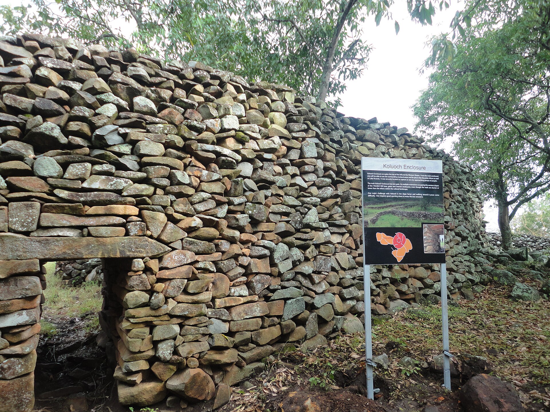 Stone walls at Thimlich Ohinga
